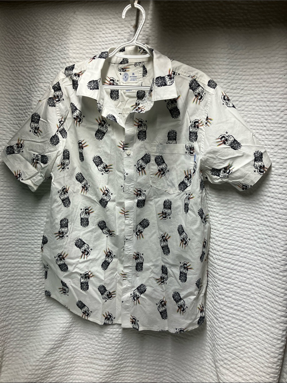 Hurley White Short-Sleeve Button-Down with Black Graphic Print